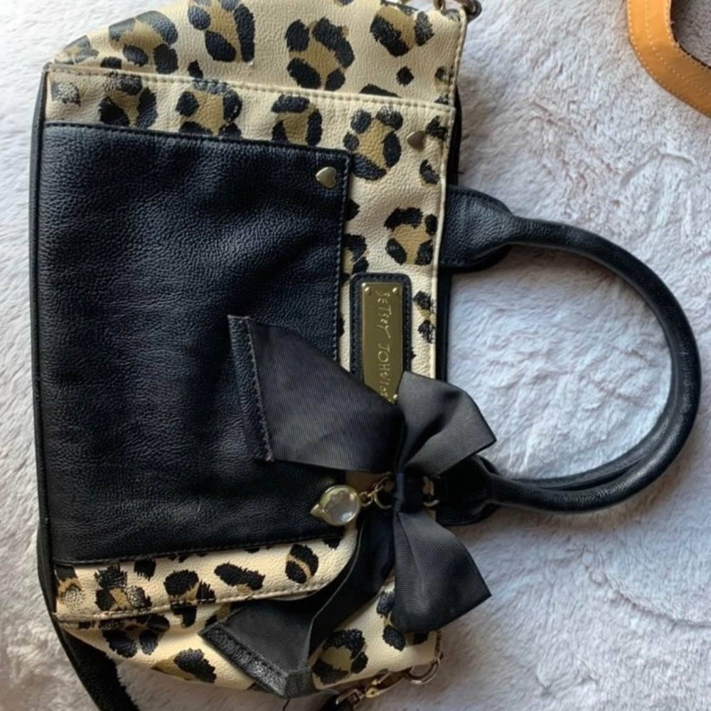 Betsey Johnson Leopard Print Purse w. Black Bow